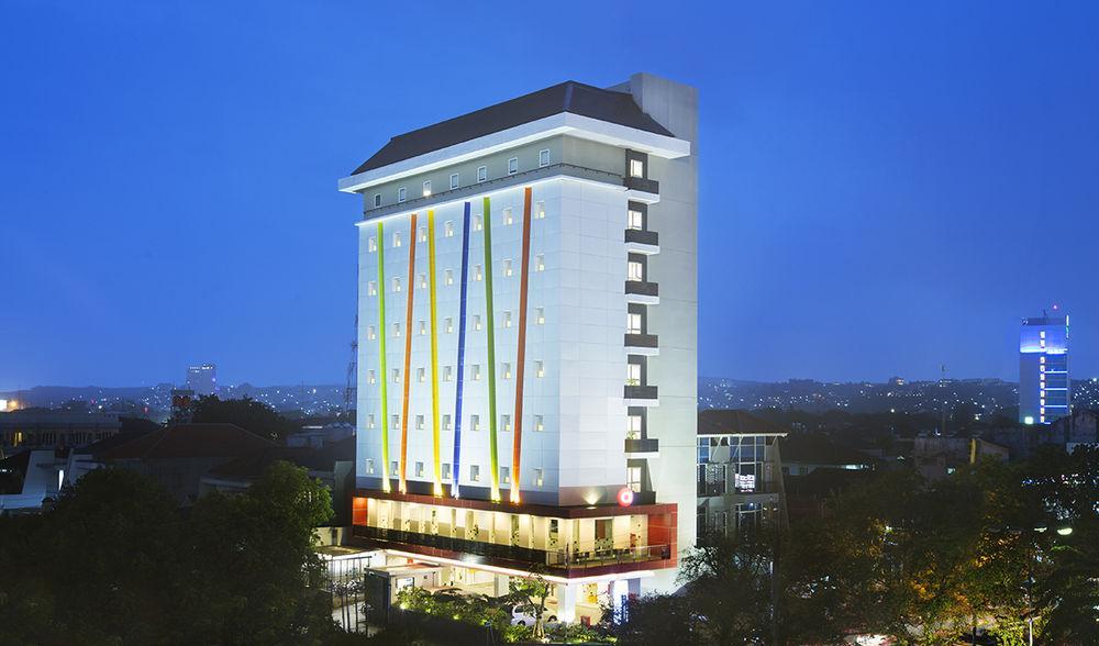 Amaris Simpang Lima Hotel Semarang Exterior foto